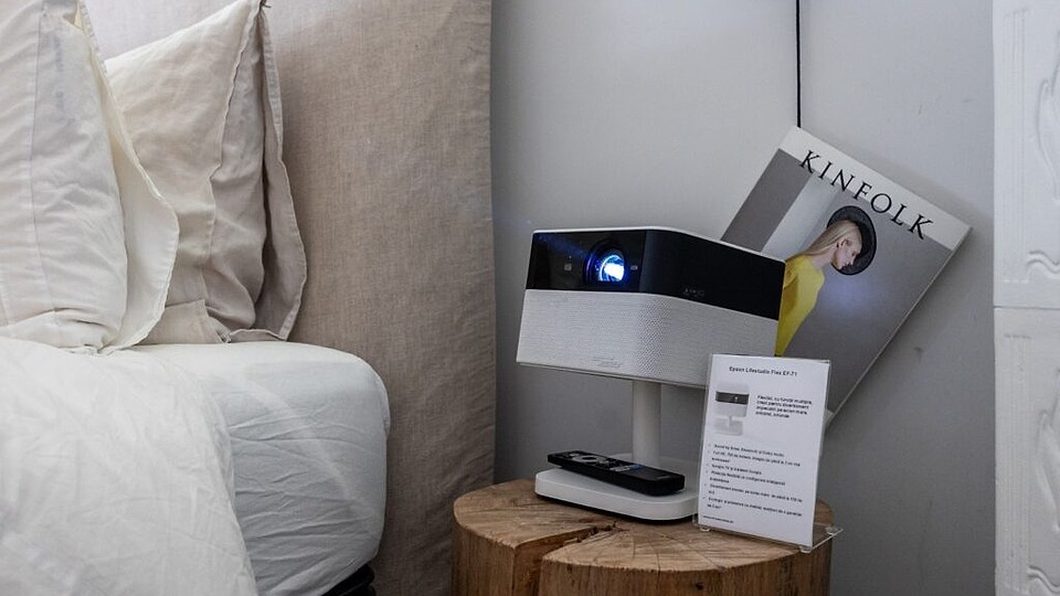 Epson Lifestudio: cum se integrează tehnologia smart și designul minimalist în casa ta