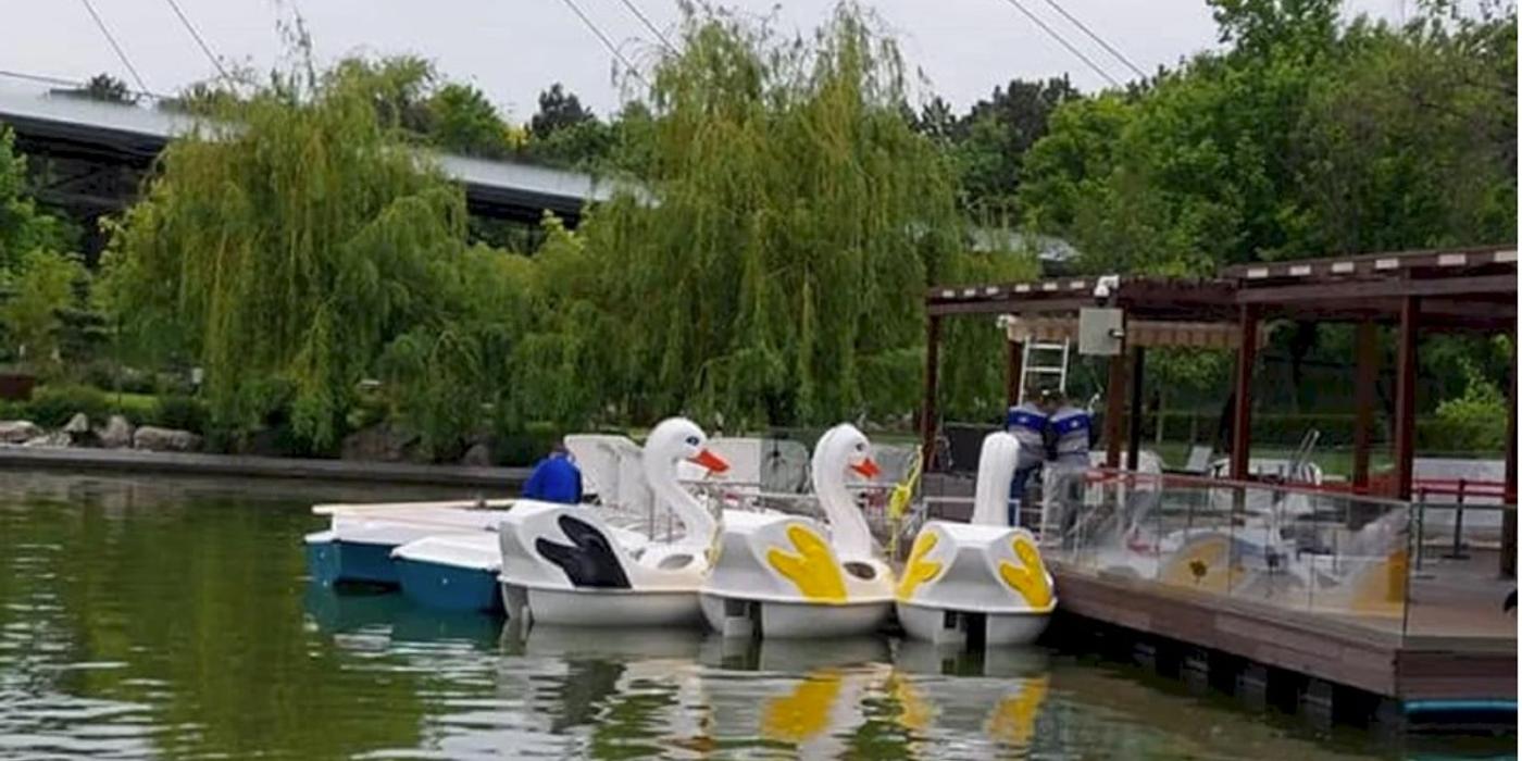 În Parcul Drumul Taberei se deschide sezonul estival pe lac. Bucureștenii se pot plimba gratuit astăzi pe lac
