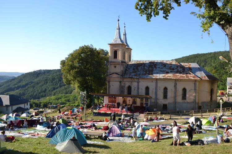 Primii pelerini au ajuns deja la Mănăstirea Nicula din județul Cluj. 100.000 de credincioși ortodocşi și greco-catolici sunt așteptați să participe la marea sărbătoare de mâine