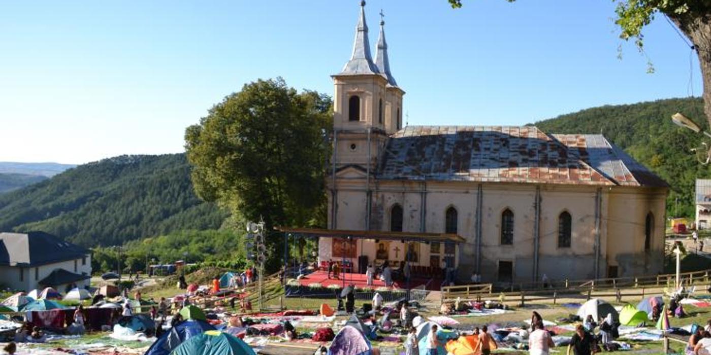 Primii pelerini au ajuns deja la Mănăstirea Nicula din județul Cluj. 100.000 de credincioși ortodocşi și greco-catolici sunt așteptați să participe la marea sărbătoare de mâine