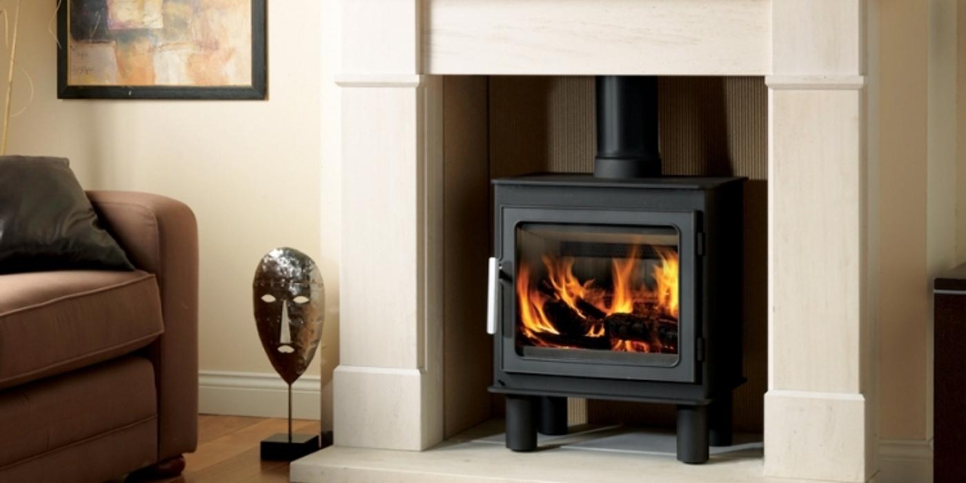 Sfaturi pentru a renova casa batraneasca incalzita cu sobe pe lemne. Afla de aici tot ce te intereseaza