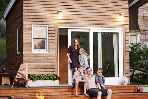 Dependinta de 15 mp amenajata in spatele curtii Noul loc de joaca al familiei