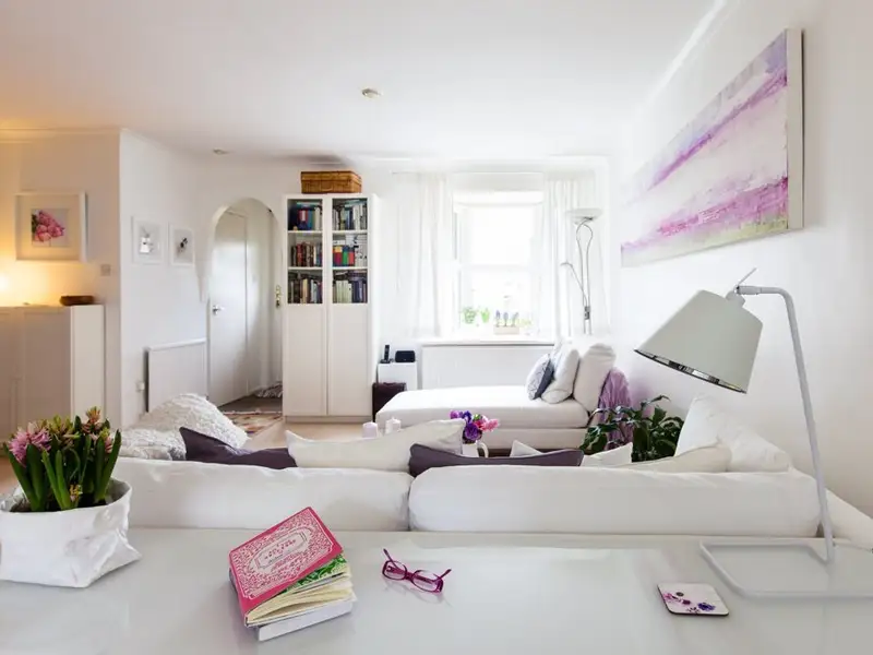 Casa inchiriata cu amenajare minimalista