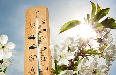 Prognoza meteo, 15 martie. Vremea se menține frumoasă în ultima zi de weekend. Vânt puternic în zonele montane