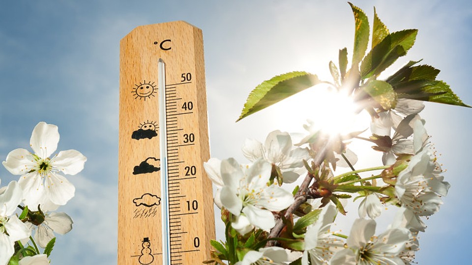 Prognoza meteo, 15 martie. Vremea se menține frumoasă în ultima zi de weekend. Vânt puternic în zonele montane