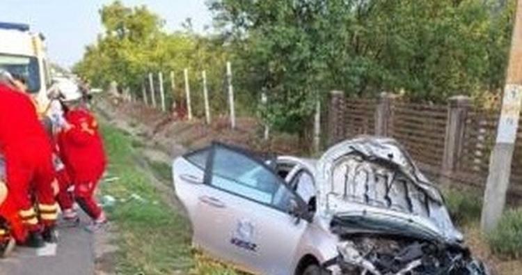 O mașină cu numere de Cluj a fost implicată în această dimineață într-un accident rutier grav în județul Maramureș