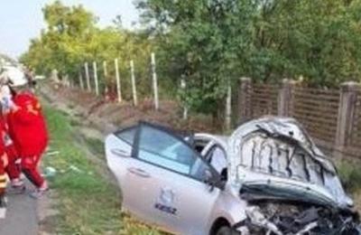 O mașină cu numere de Cluj a fost implicată în această dimineață într-un accident rutier grav în județul Maramureș