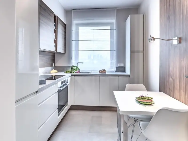 Design minimalist in culori neutre pentru un apartament cu doua camere