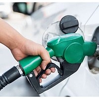 Preţurile benzinei urcă la niveluri record în Rusia