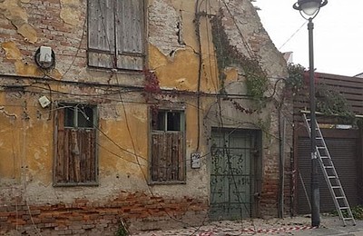 La Arad se poate: peste 1300 de proprietăți sunt supraimpozitate pentru că au fost lăsate în paragină