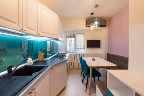 Apartament vechi din Bucuresti adaptat nevoilor unei familii cu 2 copii