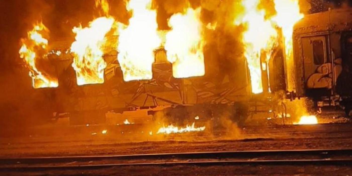 Două vagoane dezafectate au ars duminică dimineață în Gara Cluj