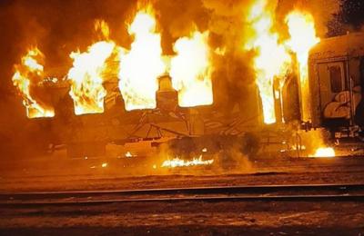 Două vagoane dezafectate au ars duminică dimineață în Gara Cluj