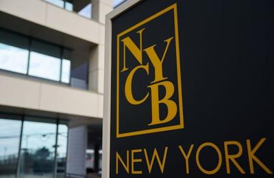 New York Community Bancorp a anunţat o majorare de capital de 1 miliard de dolari; acţiunile au urcat cu 30% după anunţ