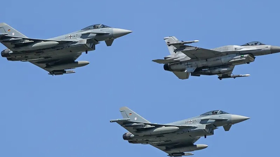 Avioane de vânătoare ale Germaniei, trimise să apere România. Rusia ataca porturile Dunării
