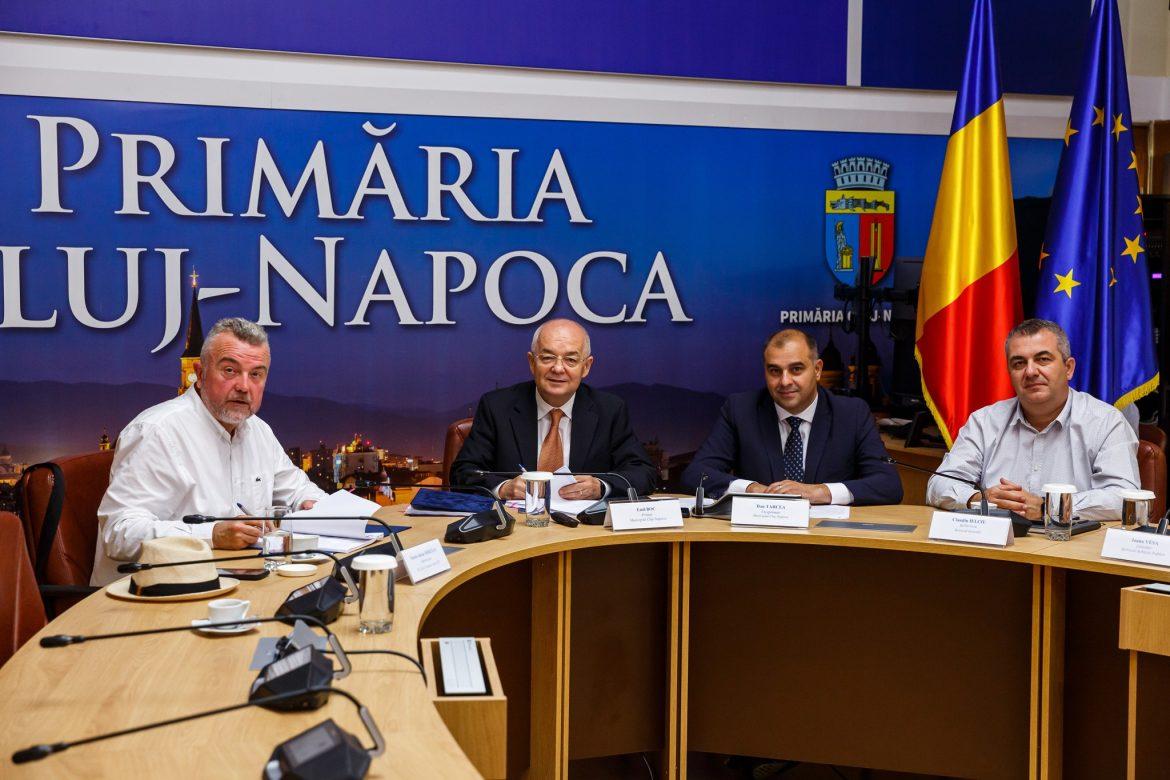 Reprezentanții Primăriei Cluj-Napoca au semnat joi contractul de proiectare și execuție pentru liceul și sala de sport din Borhanci