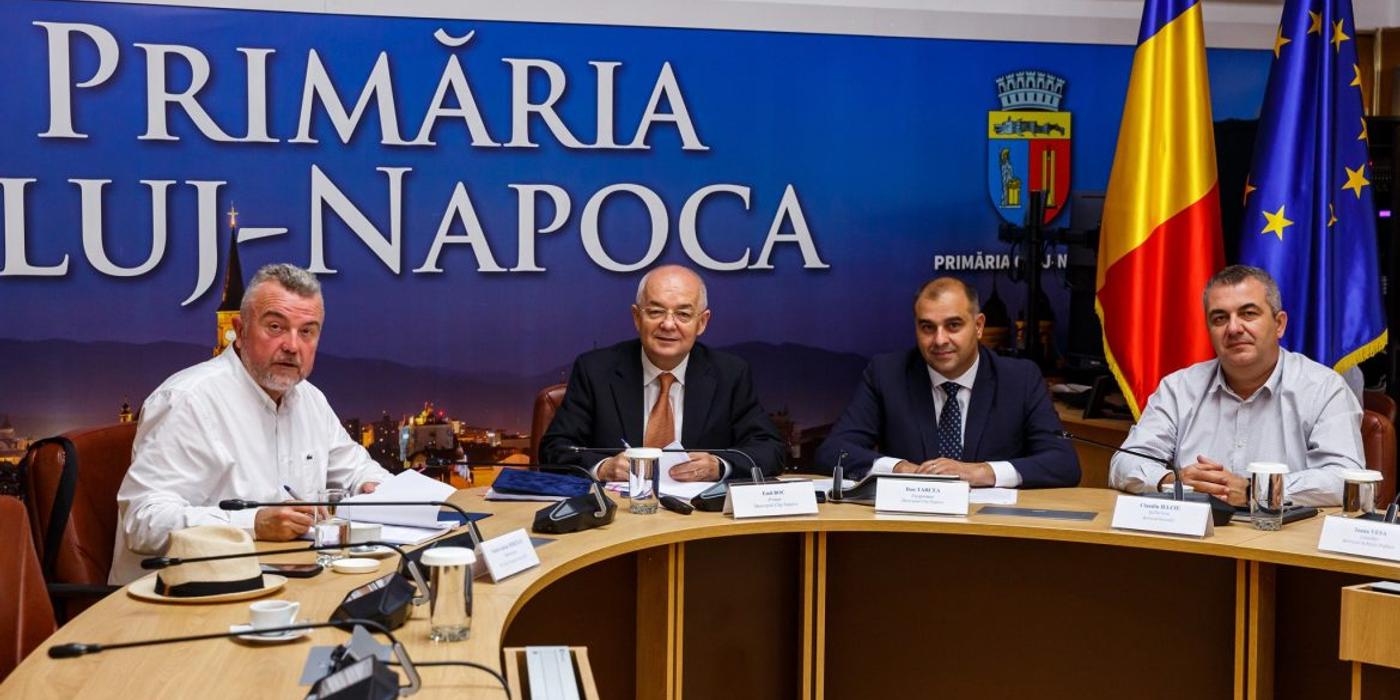 Reprezentanții Primăriei Cluj-Napoca au semnat joi contractul de proiectare și execuție pentru liceul și sala de sport din Borhanci