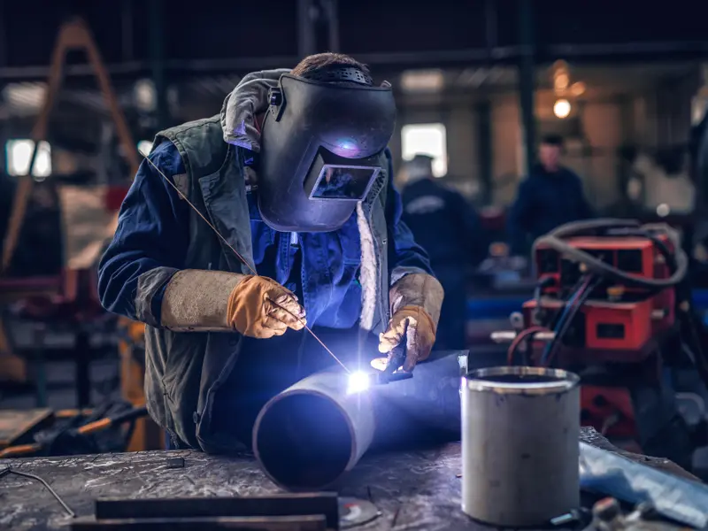 Cum să folosești un aparat de sudură în siguranță? Sfaturi pentru începători