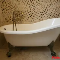 Baie amenajata in stil clasic, cu inspiratie venetiana