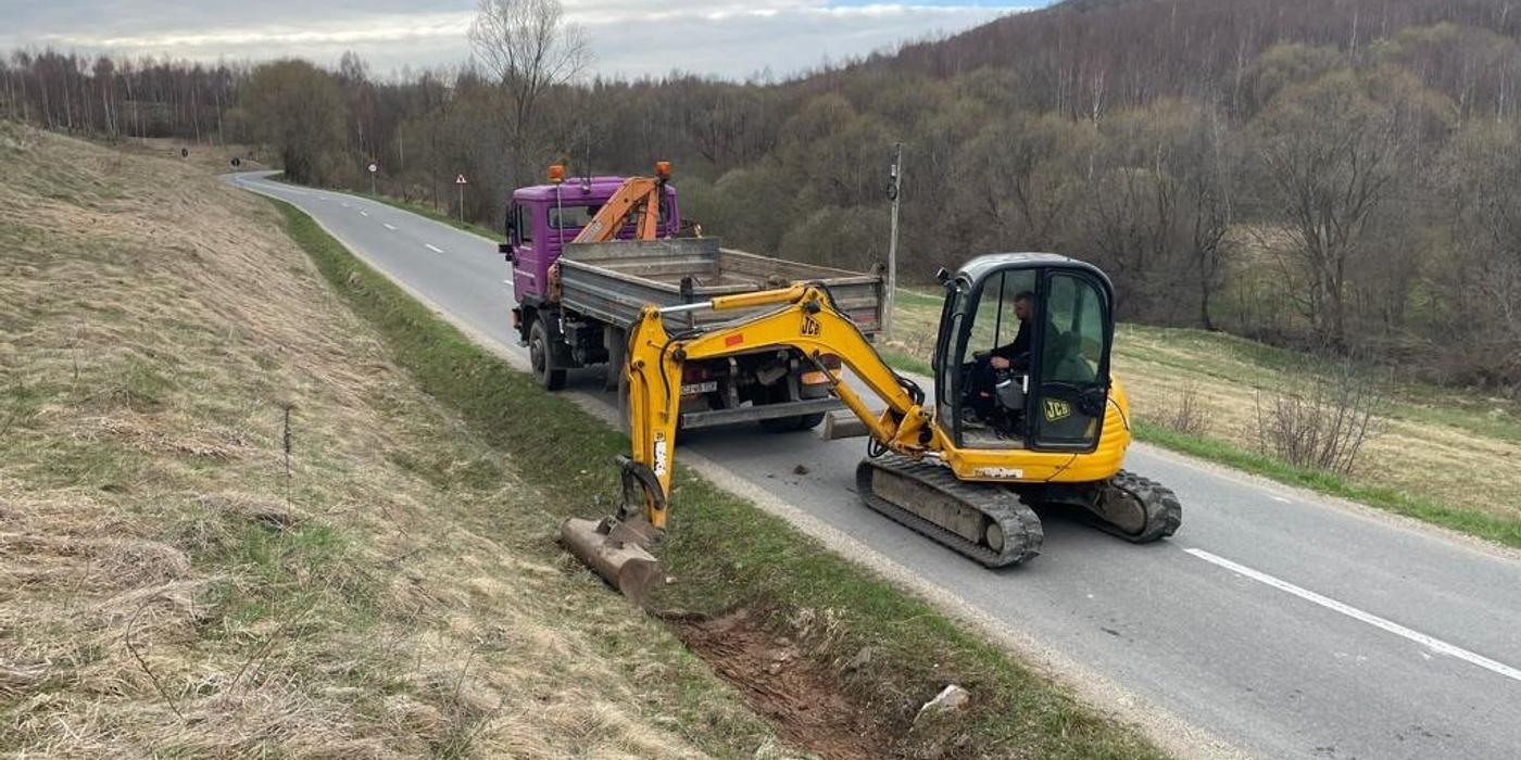 Consiliul Județean Cluj a demarat o serie de lucrări de întreținere pe 3 drumuri județe