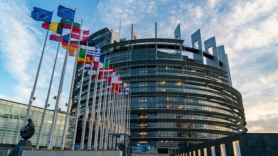 Parlamentul European cere prelungirea PNRR