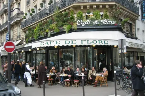 Café de Flore: O legendă pariziană
