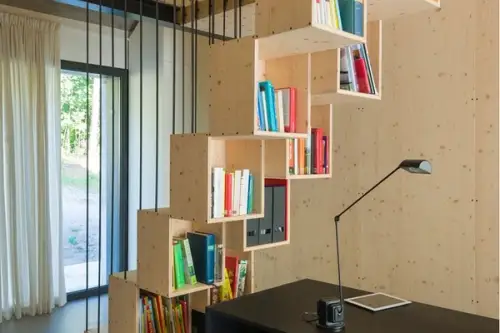 Arhitectura moderna raft amenajat in interiorul unor trepte