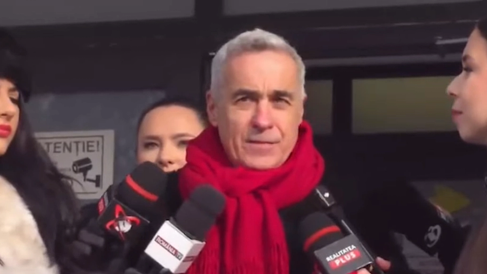 VIDEO | Călin Georgescu spală pe jos cu Nicușor Dan: Nu va fi niciodată primit la Casa Albă, pentru că face parte dintr-un cartel politic care a anulat alegerile. Tot globul pământesc știe că s-au anulat alegerile în România