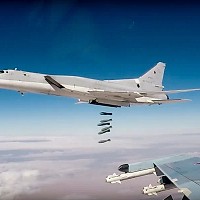 Ce vizează Rusia în Insula Șerpilor din Marea Neagră? Avioane strategice Tu-22M3 atacă cu rachete supersonice