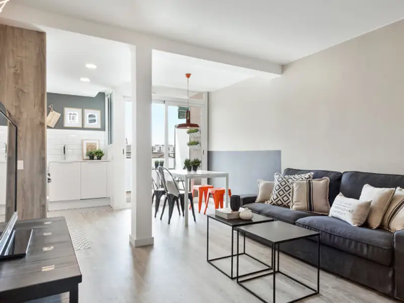 Apartament amenajat armonios cu influente industriale