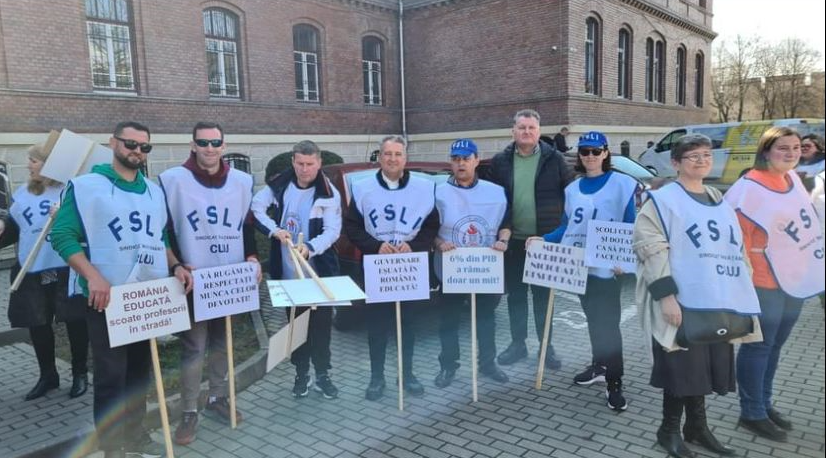 Profesorii clujeni au protestat ieri în stradă