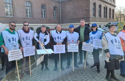 Profesorii clujeni au protestat ieri în stradă