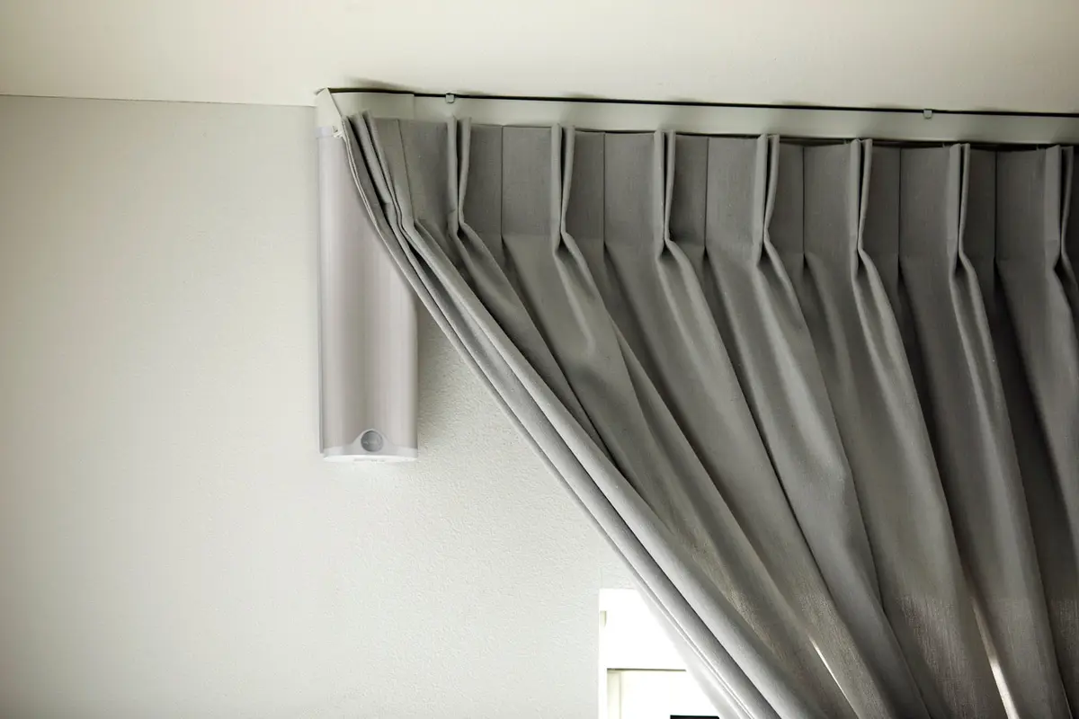 Automatizarea perdelelor si a draperiilor pentru un confort sporit