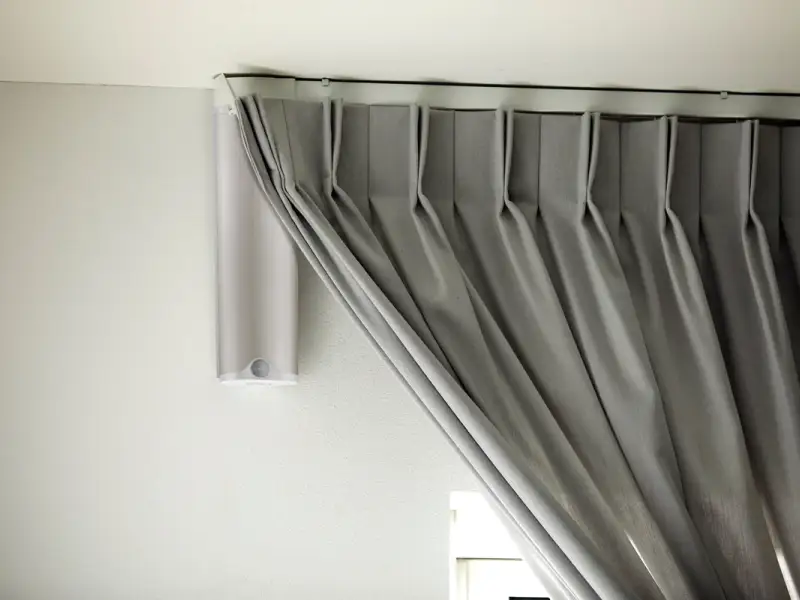 Automatizarea perdelelor si a draperiilor pentru un confort sporit