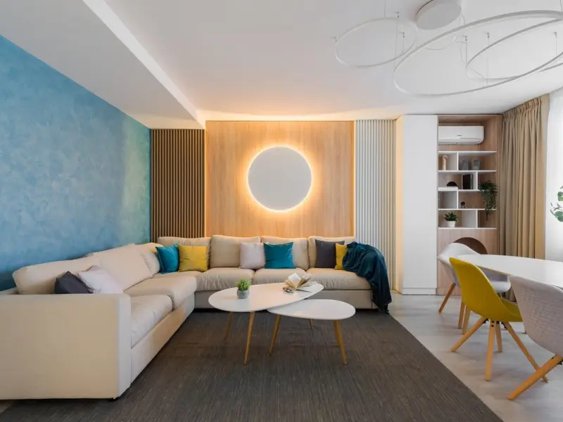 Amenajarea unei case cu doua niveluri pentru un cuplu tanar