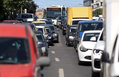 Plan contra „zgomotului infernal” din București. Primăria promite străzi silențioase, tramvaie noi și izolare fonică a clădirilor
