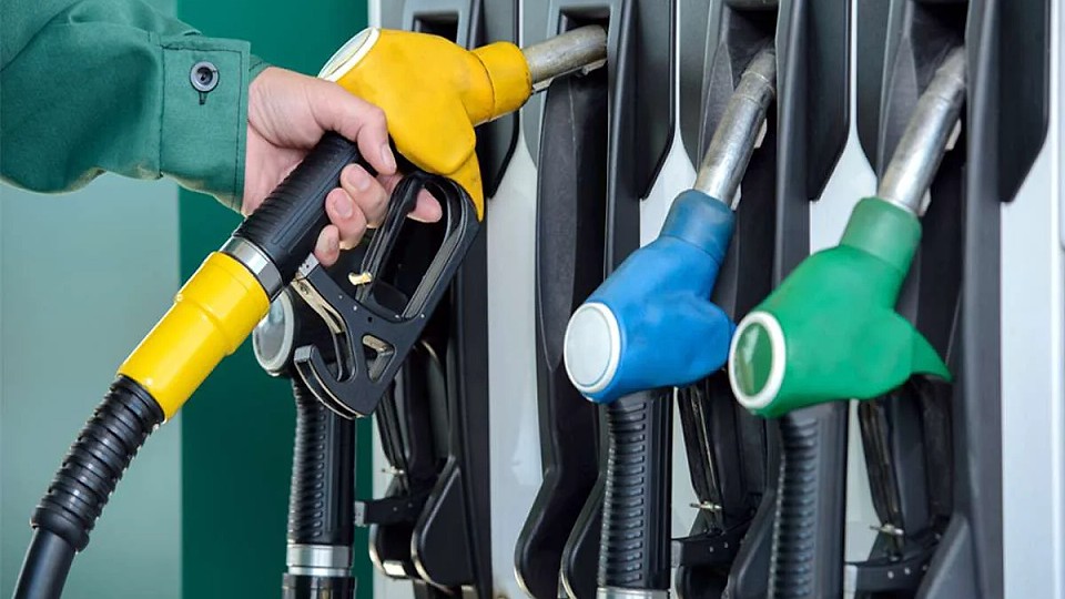 Val de scumpiri la carburanți. ANRE explică motivele creșterii prețurilor