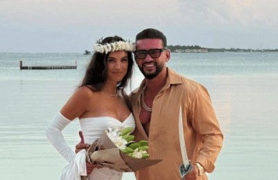 Imagini spectaculoase de la nunta lui Dorian Popa! Artistul s-a căsătorit cu Andreea în Maldive