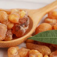 Tămâie naturală: Ghid complet pentru alegerea, utilizarea și beneficiile sale