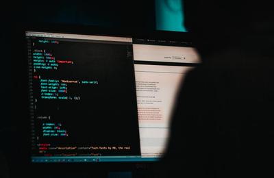 Un hacker din Cluj este anchetat de FBI! El este acuzat de fraudă informatică prin ransomware, în Statele Unite