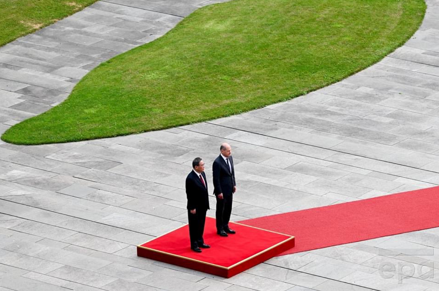 Beijingul vrea să coopereze strâns cu Berlinul împotriva provocărilor economice şi acordă ”o mare importanţă” legăturilor sale cu Uniunea Europeană, îi spune premierul chinez Li Qiang lui Scholz