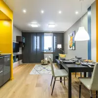 Zona de zi reamenajata in tonuri vibrante poze inainte si dupa