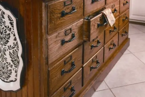 Restaurarea mobilierului, o alternativa eficienta unei noi amenajari