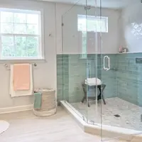 Cum alegeți cabina de duș potrivită în baie