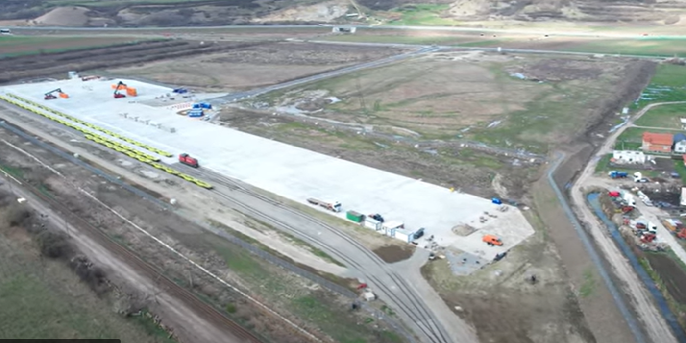 Terminal intermodal, pus în funcţiune de o companie din Emiratele Arabe Unite în judeţul Alba, în apropierea nodului rutier al A 10 Sebeş – Turda şi a magistralei feroviare 300