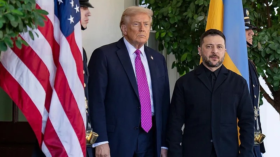 Întâlnire decisivă Trump-Zelenski la Mar-a-Lago. Putin transmite că vrea pace doar în termenii Rusiei