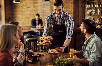 HoReCa în derivă: Val de închideri în restaurantele din România. Constanța, lovită de scăderea turismului și taxe sufocante
