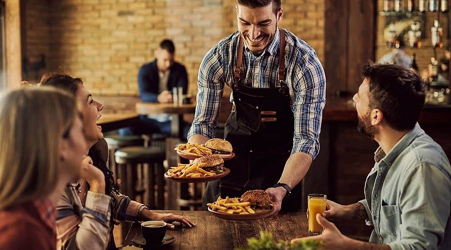HoReCa în derivă: Val de închideri în restaurantele din România. Constanța, lovită de scăderea turismului și taxe sufocante