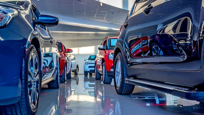 Analiză ACEA: Piața auto europeană stagnează în martie 2026. Paradoxul electric: Cota de piață crește la 18,8%, în timp ce giganții tradiționali pierd teren