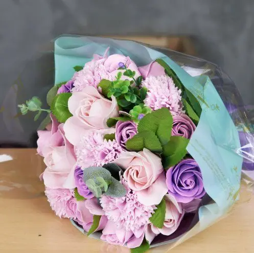 Rolul ambalajului in crearea unui buchet de flori